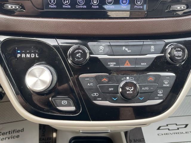 Used 2017 Chrysler Pacifica Touring-L Plus image 14