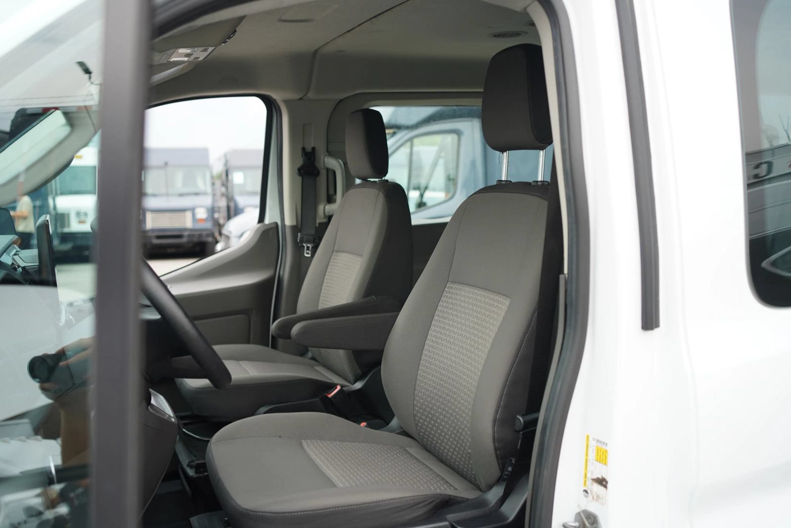 Used 2024 Ford Transit 350 XLT RWD image 25