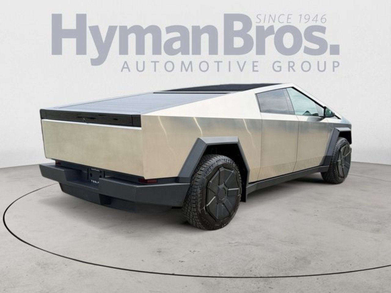 Used 2024 Tesla Cybertruck AWD Crew Cab image 3