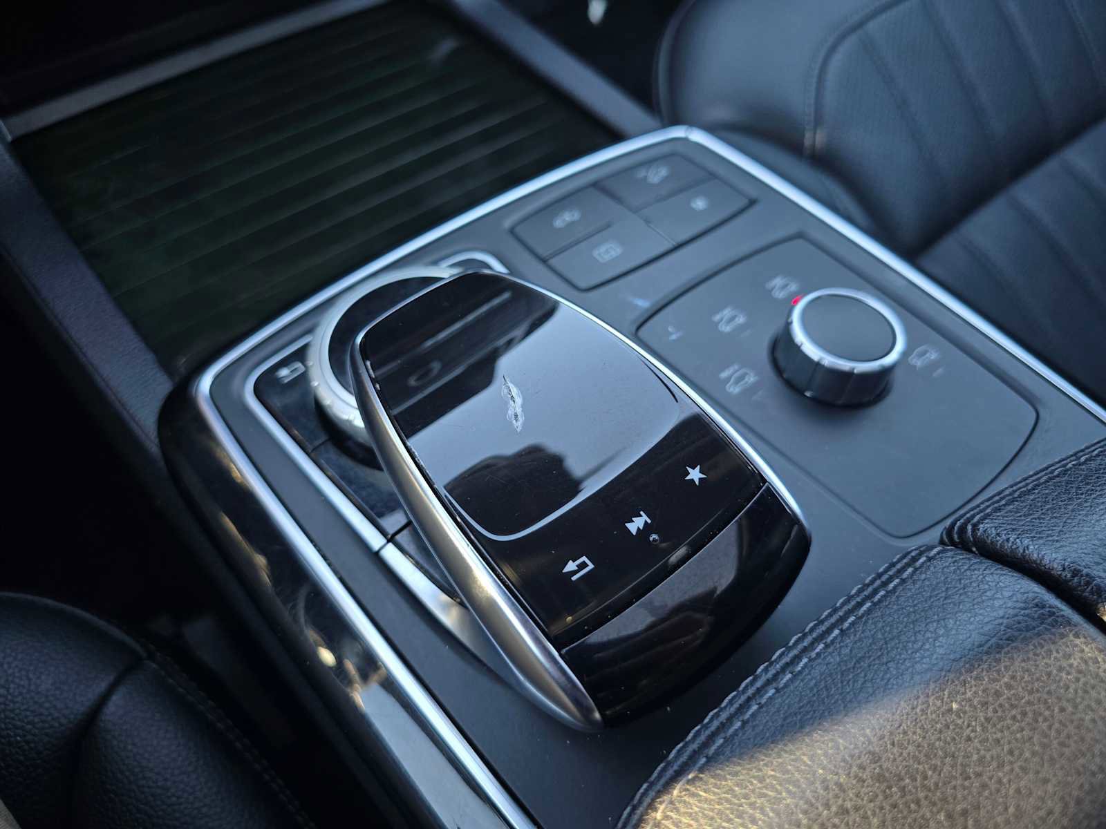 Used 2019 Mercedes-Benz GLS 450 4MATIC image 36