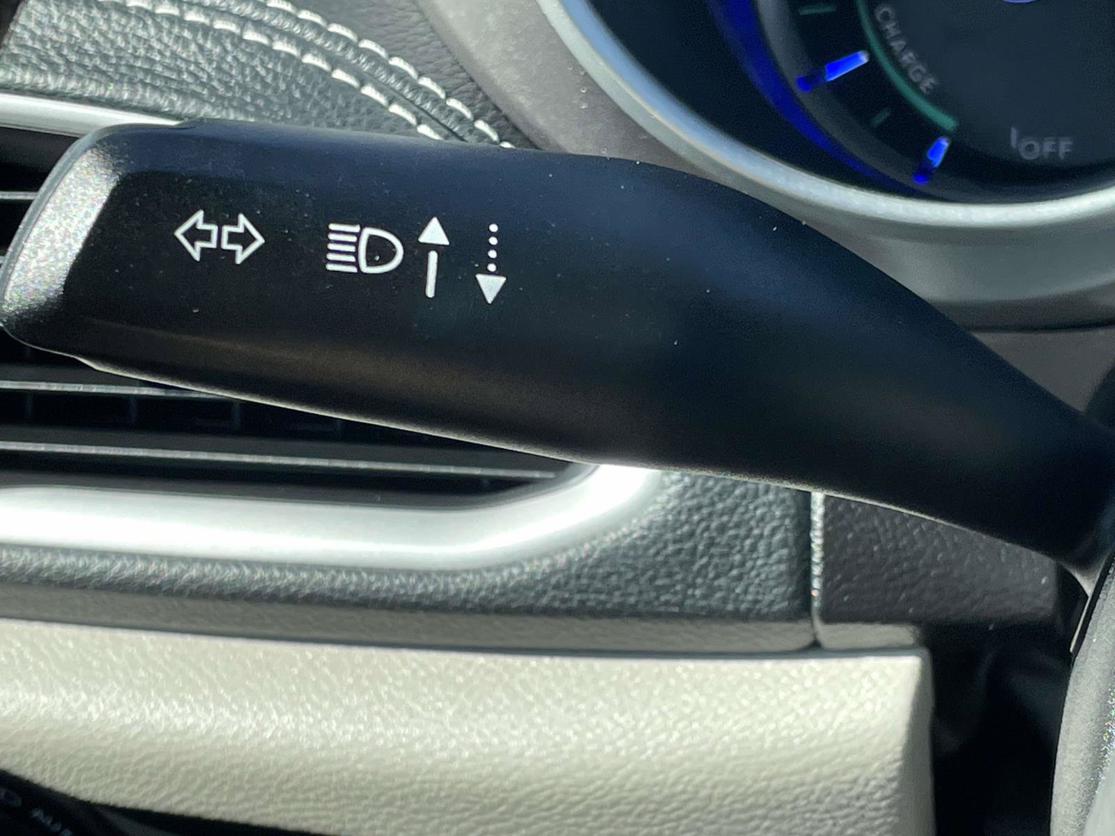 Used 2023 Chrysler Pacifica Touring-L FWD image 24