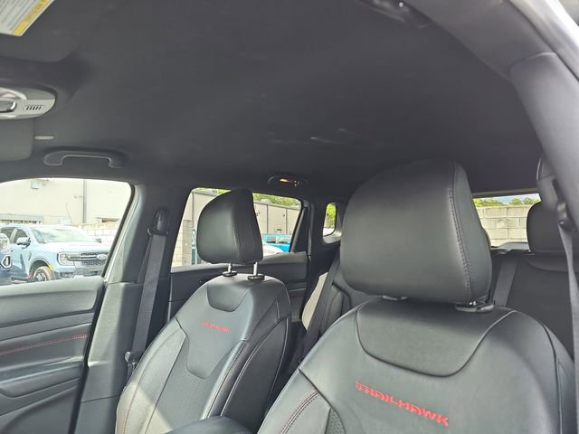 Used 2025 Jeep Compass Trailhawk AWD/4WD image 15
