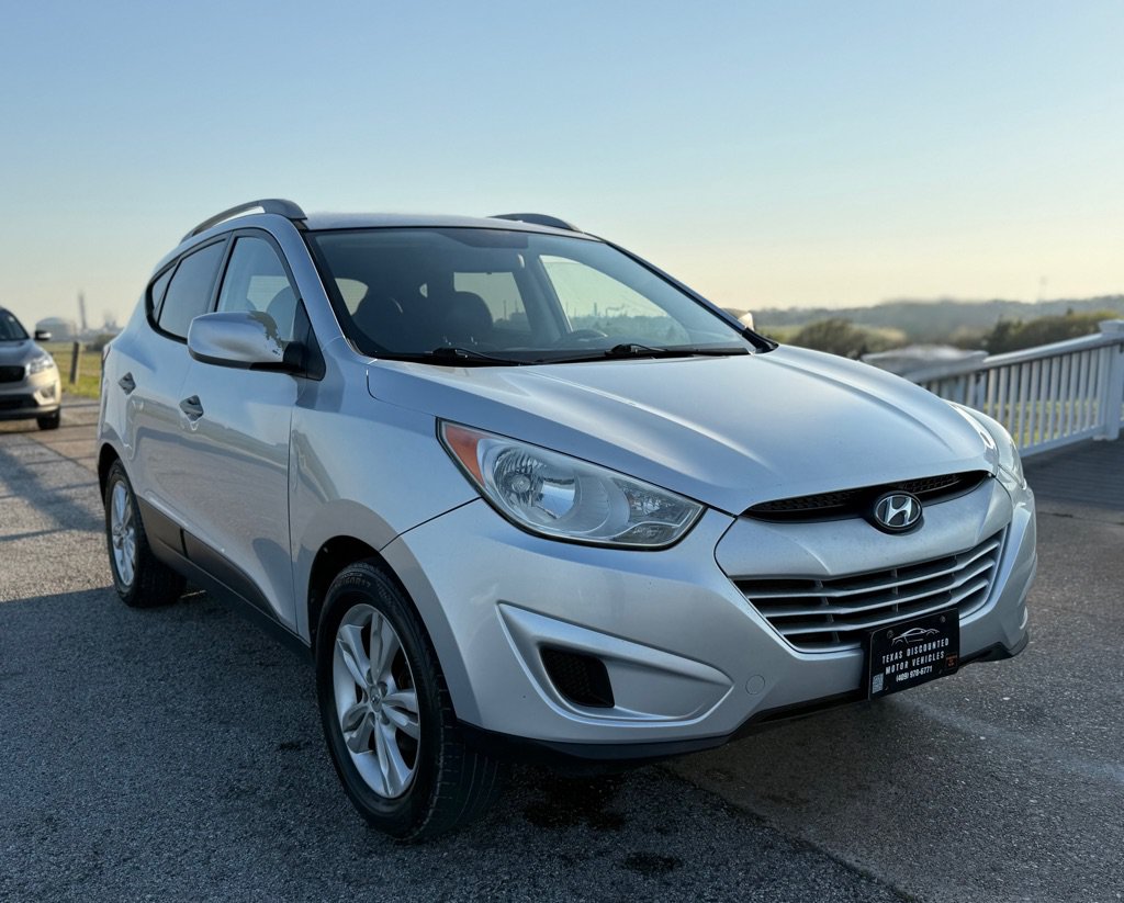 Used 2010 Hyundai Tucson GLS w/ Popular Equipment Pkg 2 FWD image 3