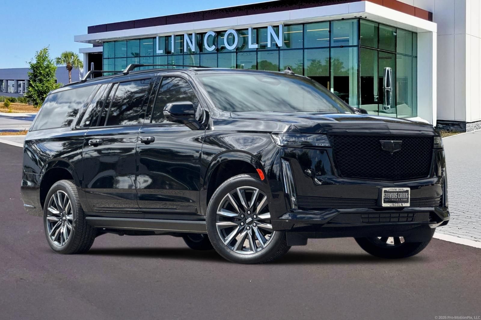 Used 2022 Cadillac Escalade ESV Sport w/ Touring Package AWD/4WD image 2