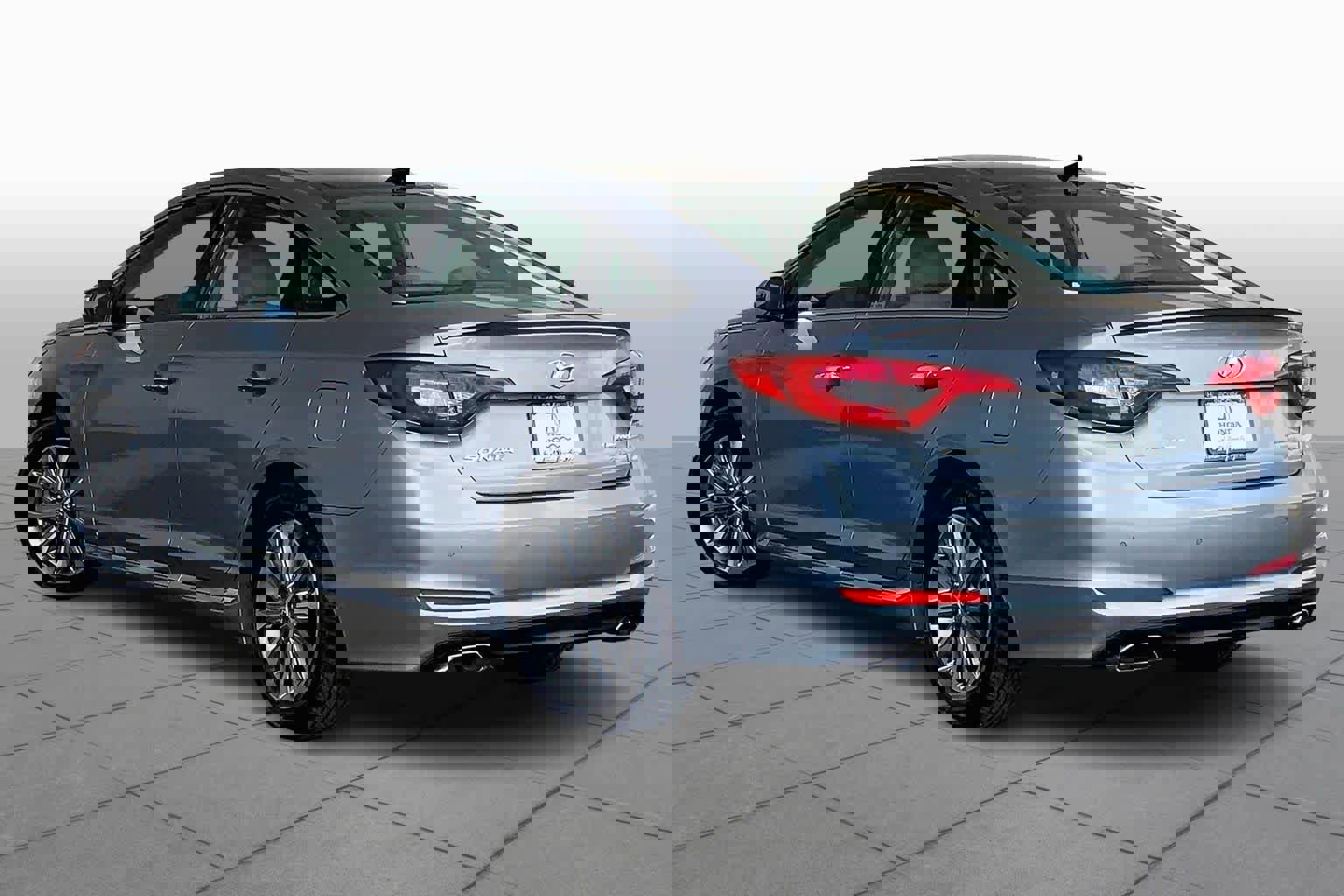 Used 2016 Hyundai Sonata Limited w/ Option Group 05 image 12