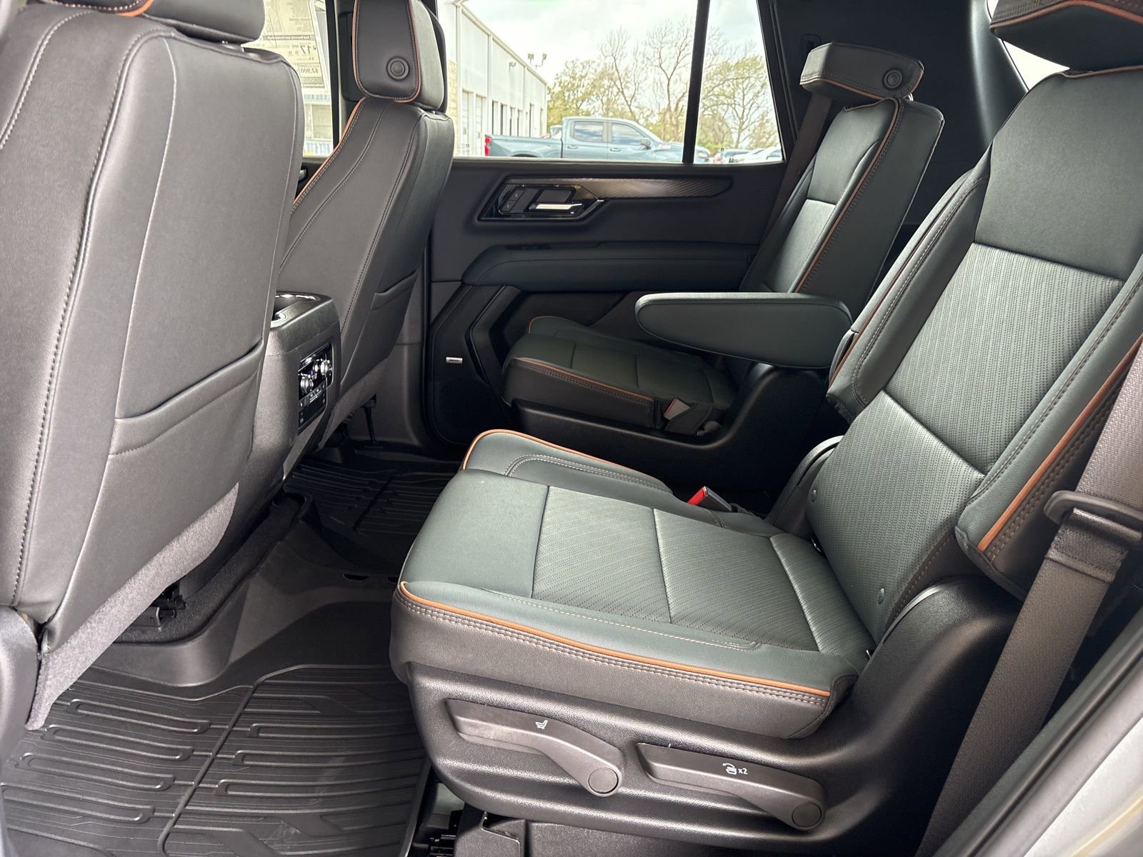 New 2026 GMC Yukon AT4 w/ LPO, Floor Liner Package image 17