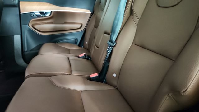 Certified 2023 Volvo XC90 B5 Plus AWD/4WD image 28