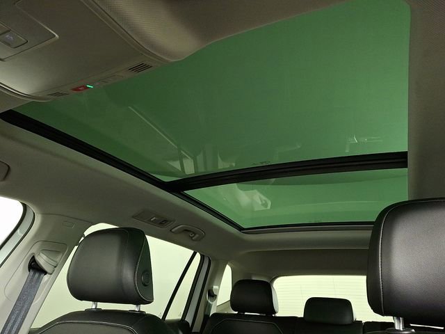 Used 2022 Volkswagen Tiguan SE image 16