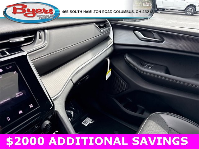 New 2025 Jeep Grand Cherokee Altitude image 26