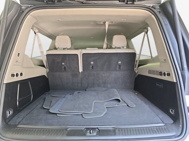 Used 2024 Jeep Wagoneer L Series II w/ Flexible Seating Group AWD/4WD image 30