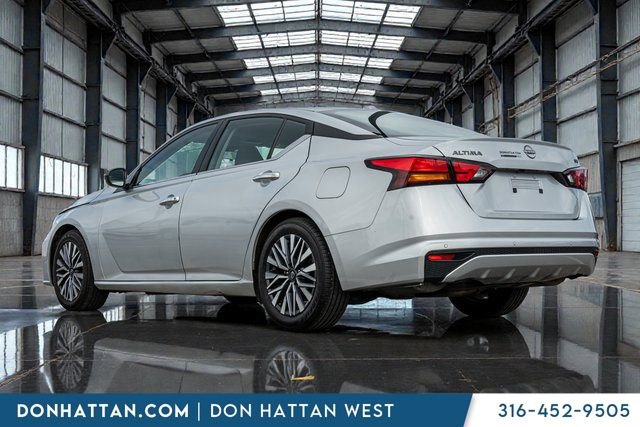 Used 2024 Nissan Altima 2.5 SV image 29
