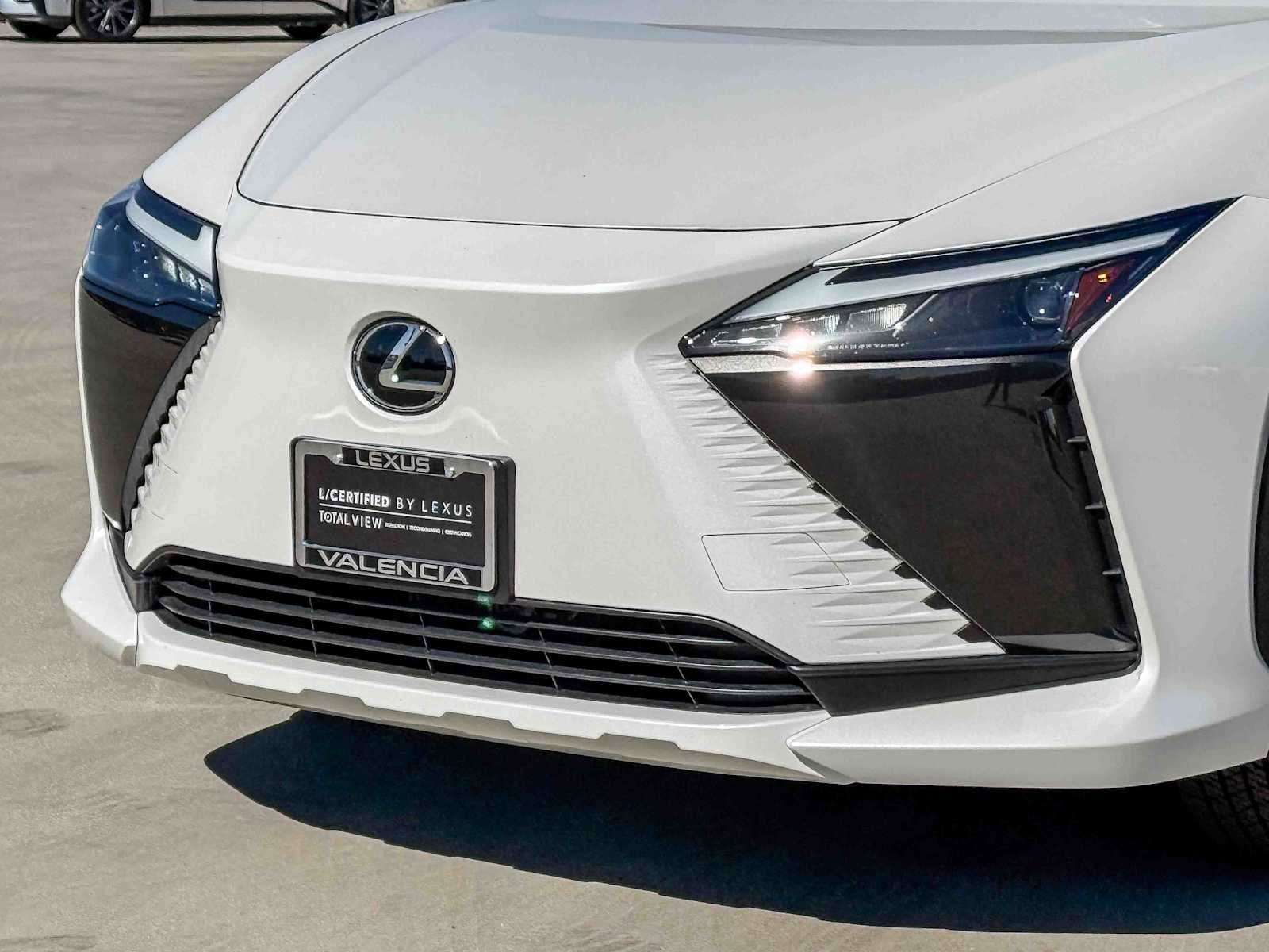 Used 2025 Lexus RZ 300e FWD image 8