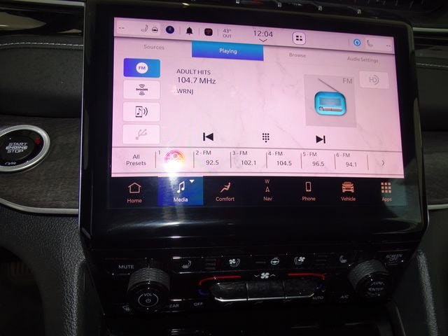 Certified 2023 Jeep Grand Cherokee 4WD 4xe w/ Luxury Tech Group II image 13