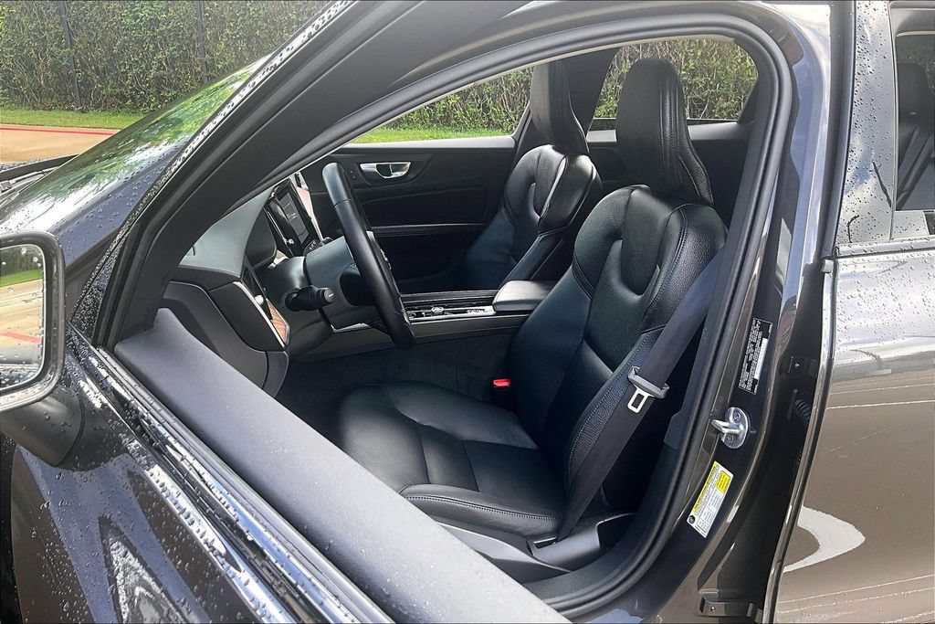 Certified 2025 Volvo V60 B5 Cross Country Plus AWD/4WD image 33