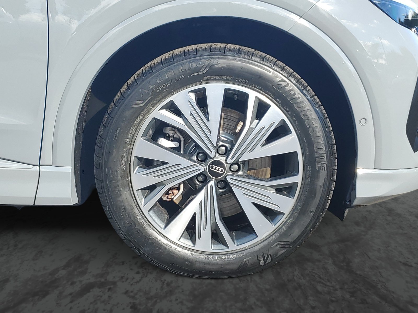 Used 2024 Audi Q4 e-tron Premium Plus w/ Premium Plus RWD image 5