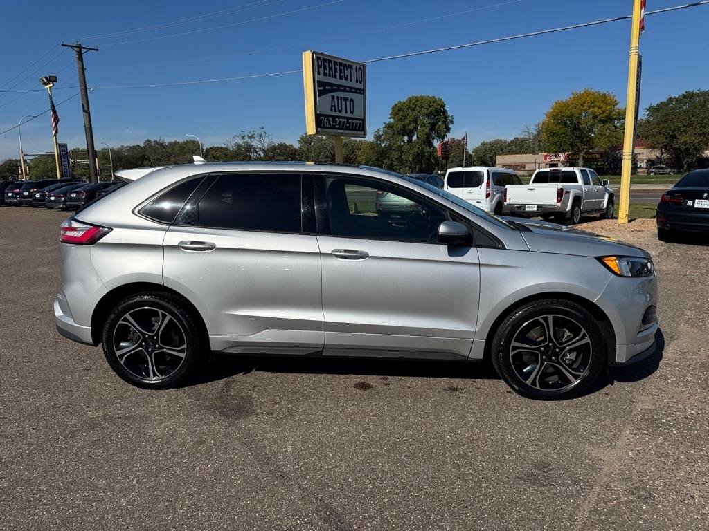 Used 2019 Ford Edge ST w/ Convenience Package AWD/4WD image 3