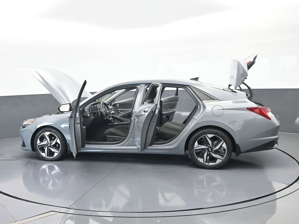 Used 2022 Hyundai Elantra SEL w/ Convenience + Premium Package FWD image 68