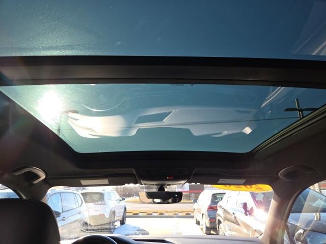 Used 2020 Volkswagen Tiguan SE R-Line image 22