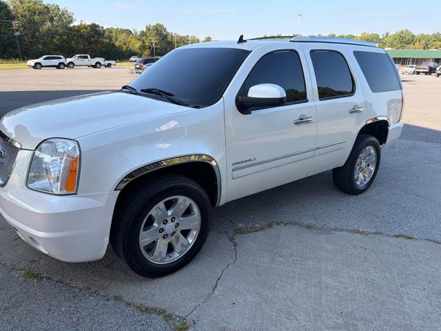 Used 2013 GMC Yukon Denali AWD/4WD image 3