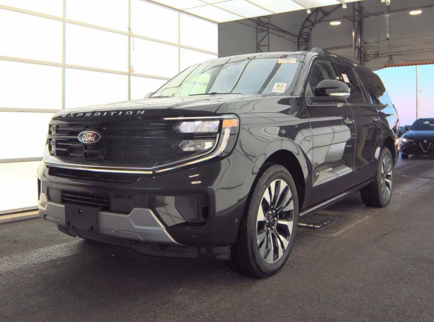 Used 2025 Ford Expedition Max Platinum w/ Driver's Package image 2