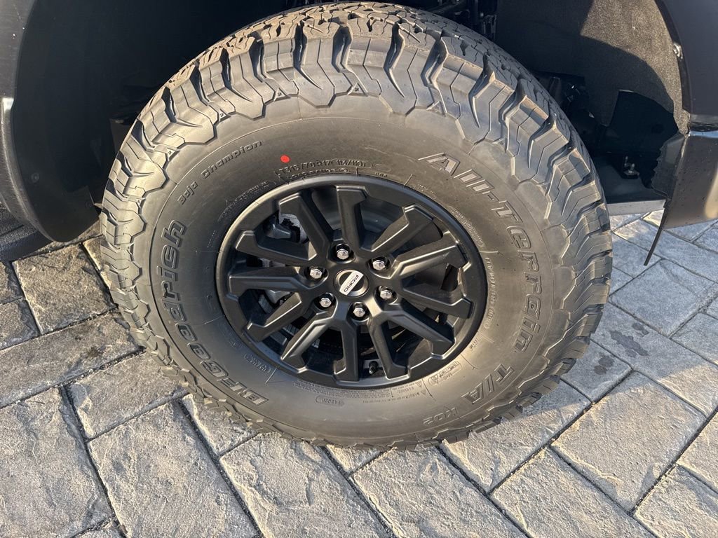 Used 2025 Ford F150 Raptor image 4