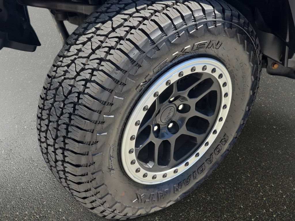 Used 2018 Jeep Wrangler Unlimited Sahara AWD/4WD image 34