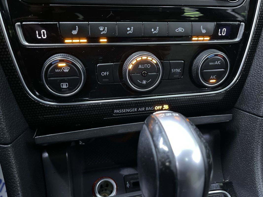 Used 2018 Volkswagen Passat 3.6 image 22