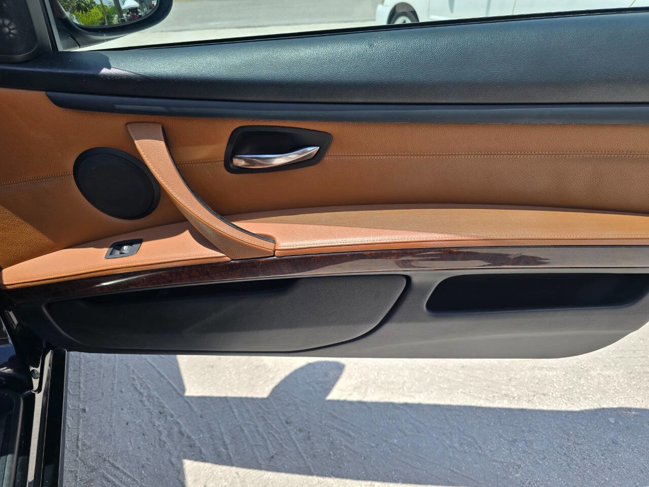 Used 2007 BMW 335i Convertible image 8