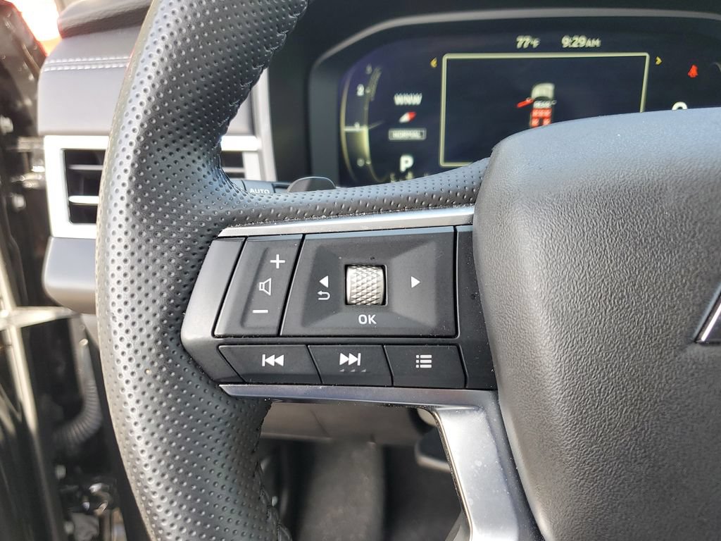 Used 2025 Mitsubishi Outlander SE FWD image 22