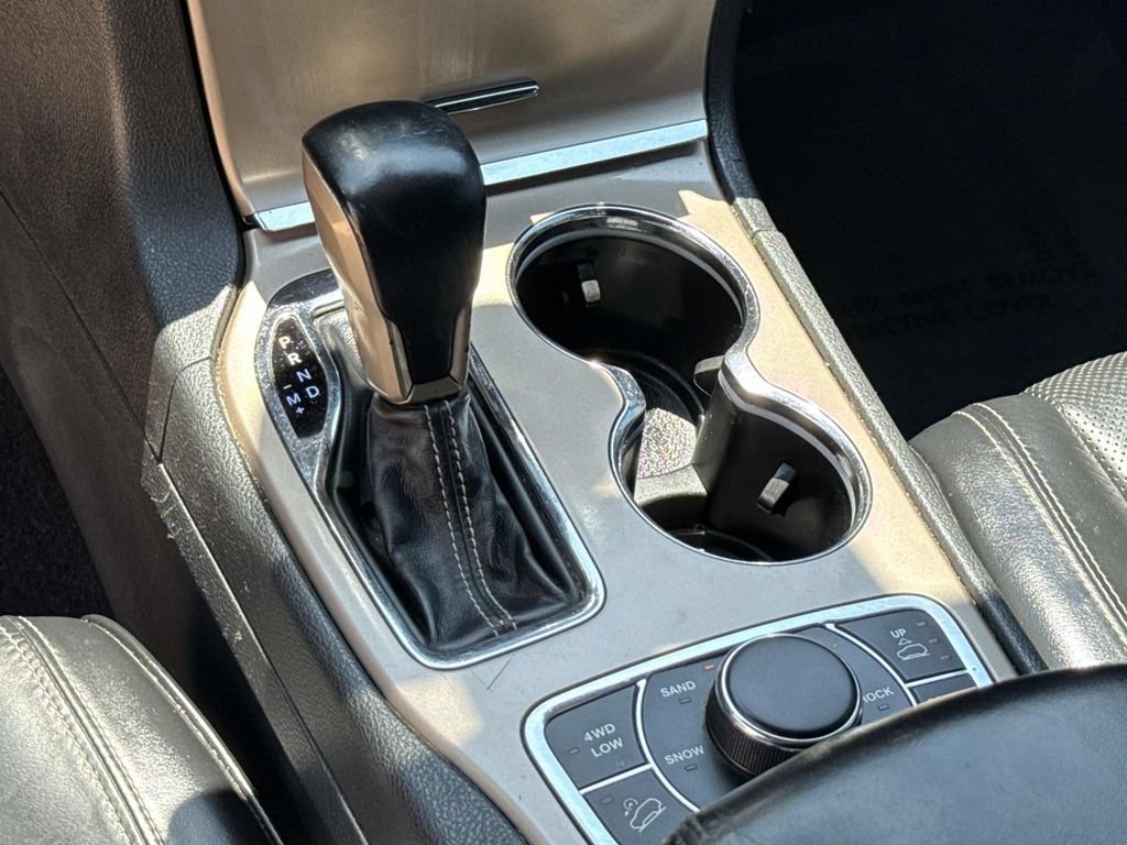 Used 2017 Jeep Grand Cherokee Overland AWD/4WD image 36
