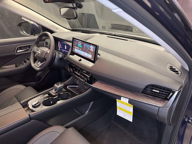Used 2026 Nissan Rogue Platinum w/ Platinum Premium Package AWD/4WD image 17