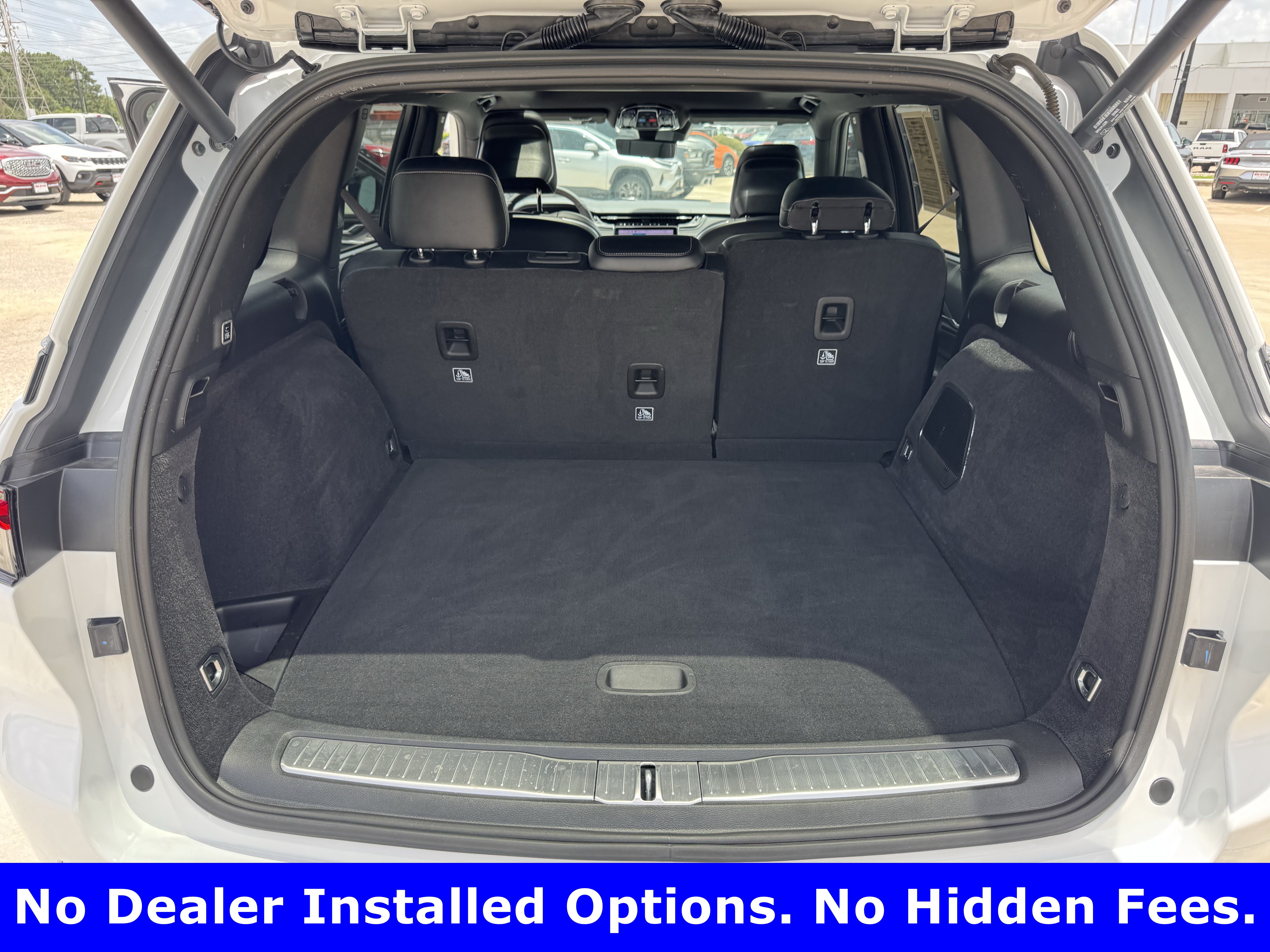 Used 2024 Jeep Grand Cherokee Overland w/ Luxury Tech Group IV AWD/4WD image 28