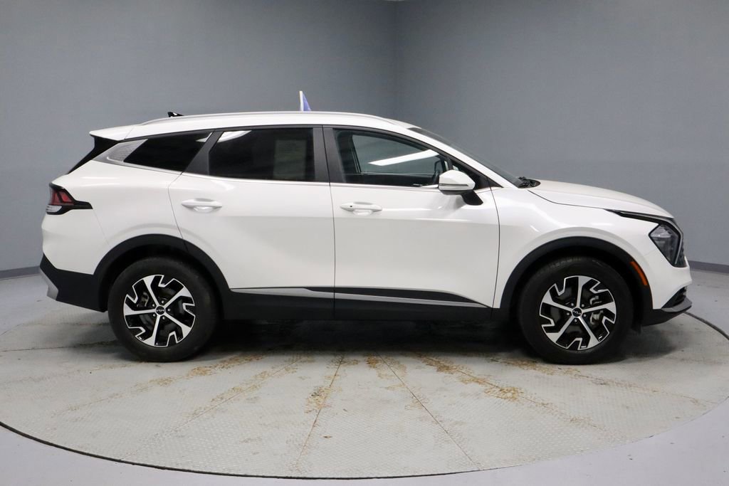 Used 2023 Kia Sportage EX AWD/4WD image 6