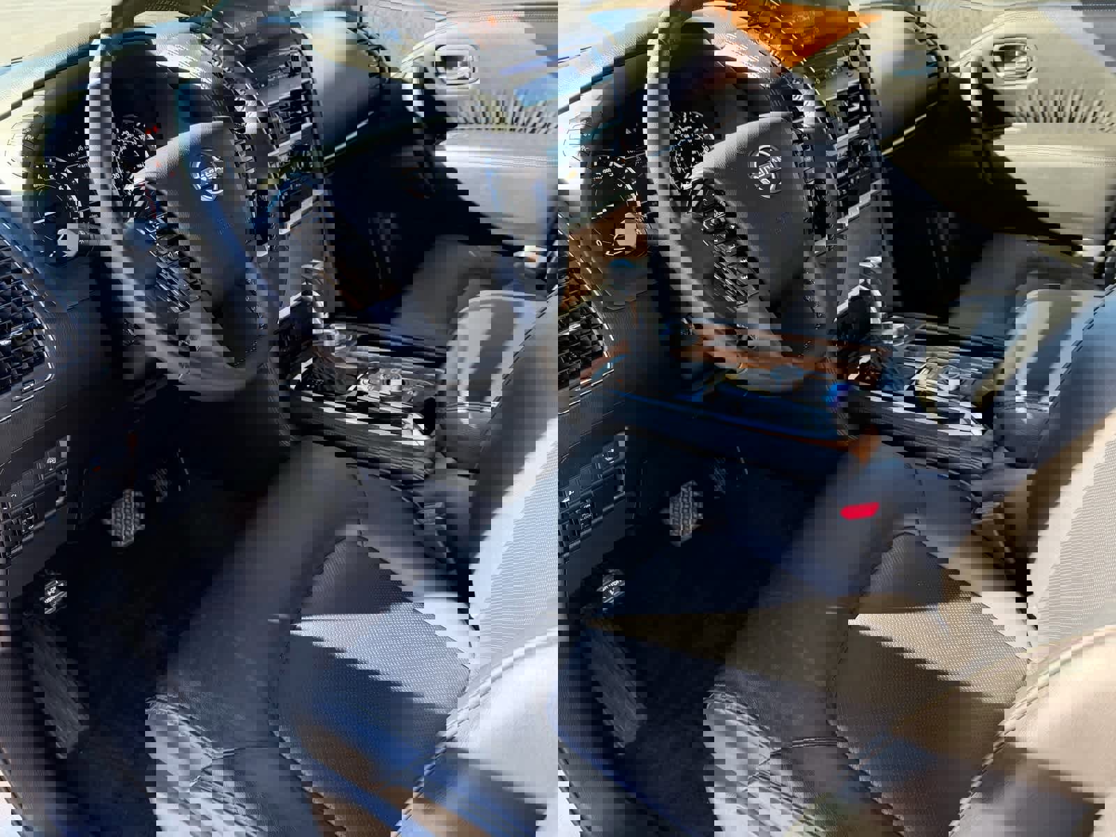 Certified 2021 Nissan Armada SL w/ Captain's Chairs Package image 2