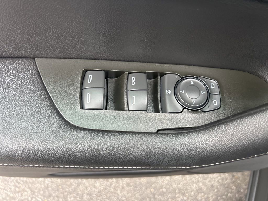 Used 2025 Chevrolet Blazer LT FWD image 15