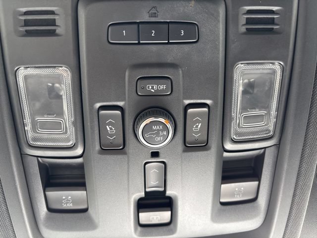 Used 2023 Chevrolet Tahoe Premier AWD/4WD image 33