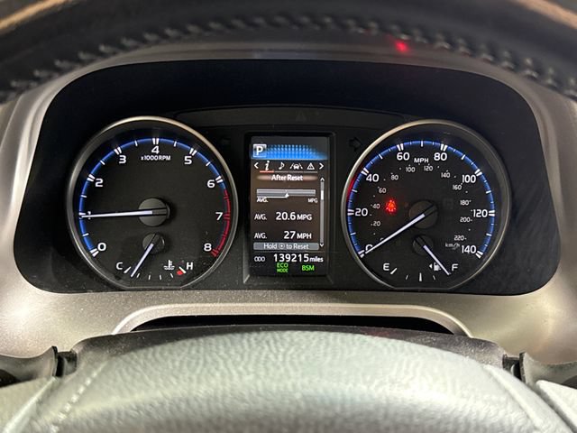 Used 2018 Toyota RAV4 XLE AWD/4WD image 24