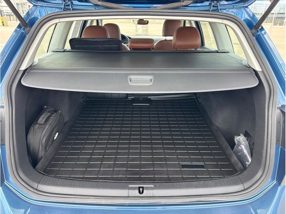 Used 2018 Volkswagen Golf Alltrack SEL image 12