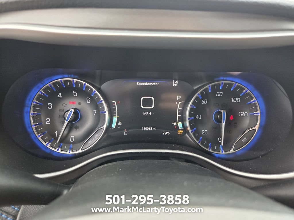 Used 2021 Chrysler Pacifica Touring FWD image 23