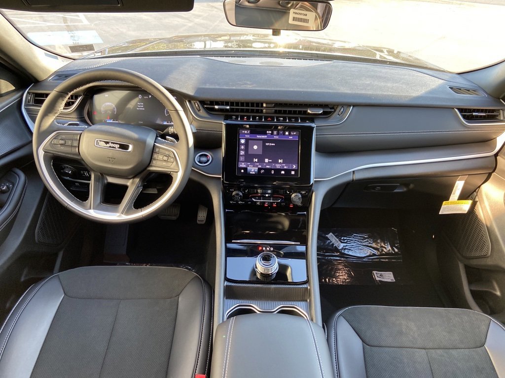 New 2025 Jeep Grand Cherokee L Altitude image 15