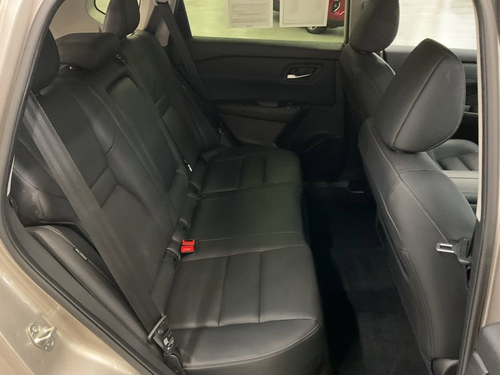 Used 2025 Nissan Rogue SL image 19