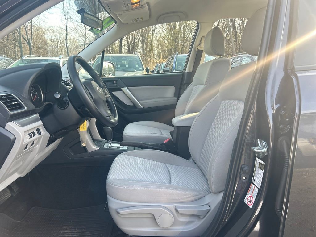 Used 2016 Subaru Forester 2.5i w/ Alloy Wheel Package image 9