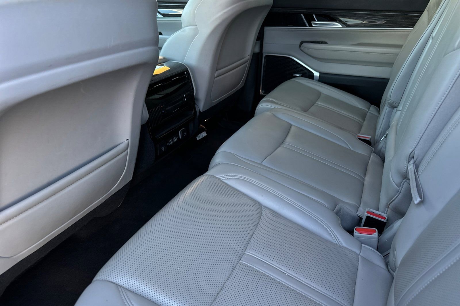 Used 2022 Jeep Wagoneer Series II image 14