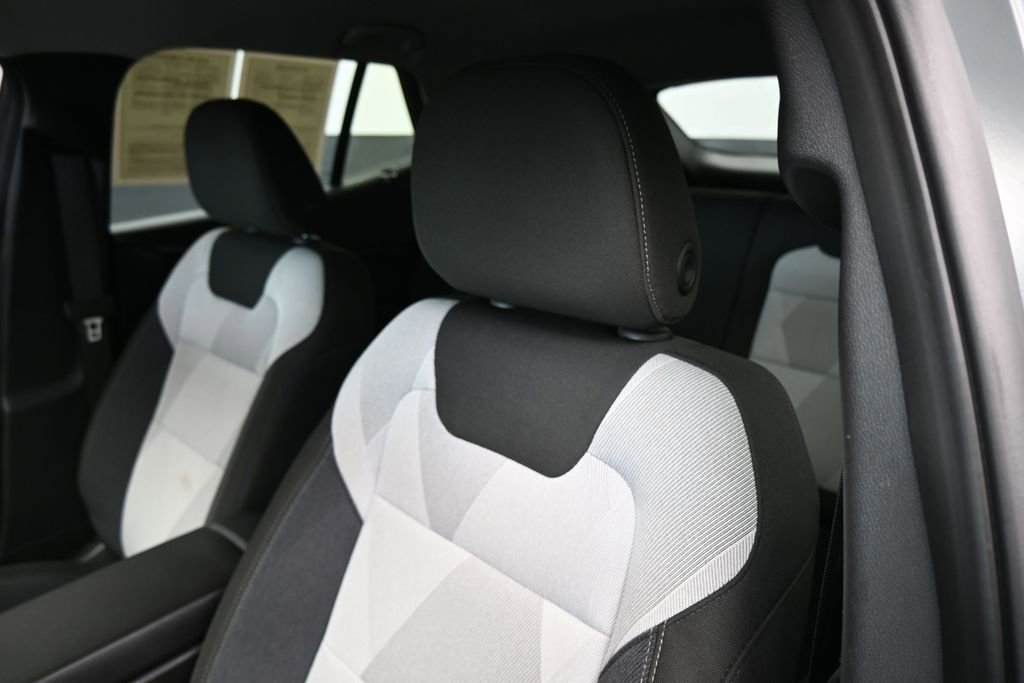 Used 2025 Chevrolet Trax LS FWD image 16