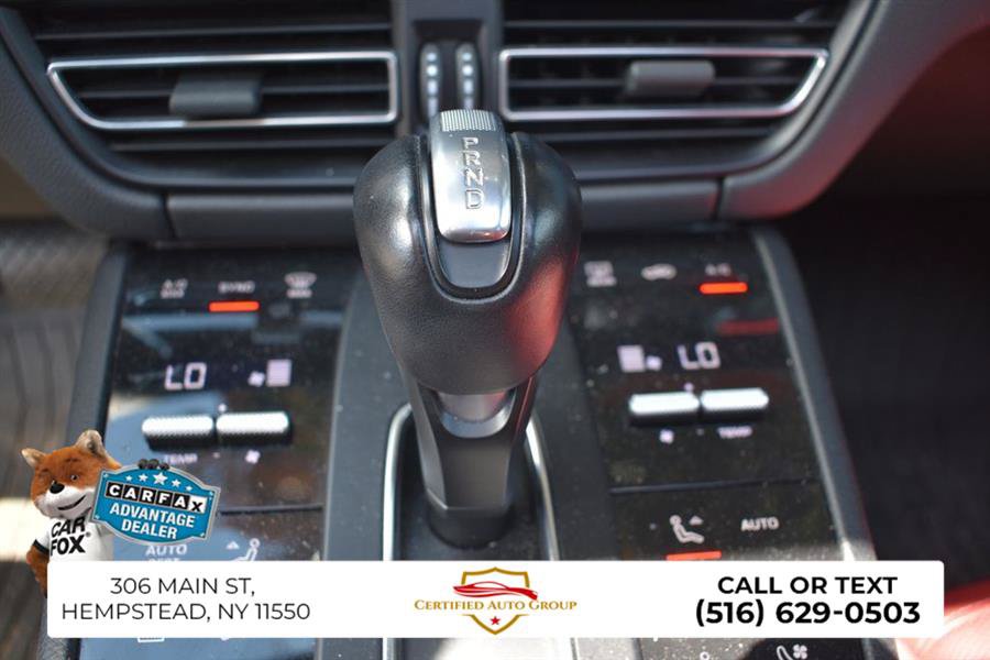 Used 2023 Porsche Macan Turbo AWD/4WD image 19