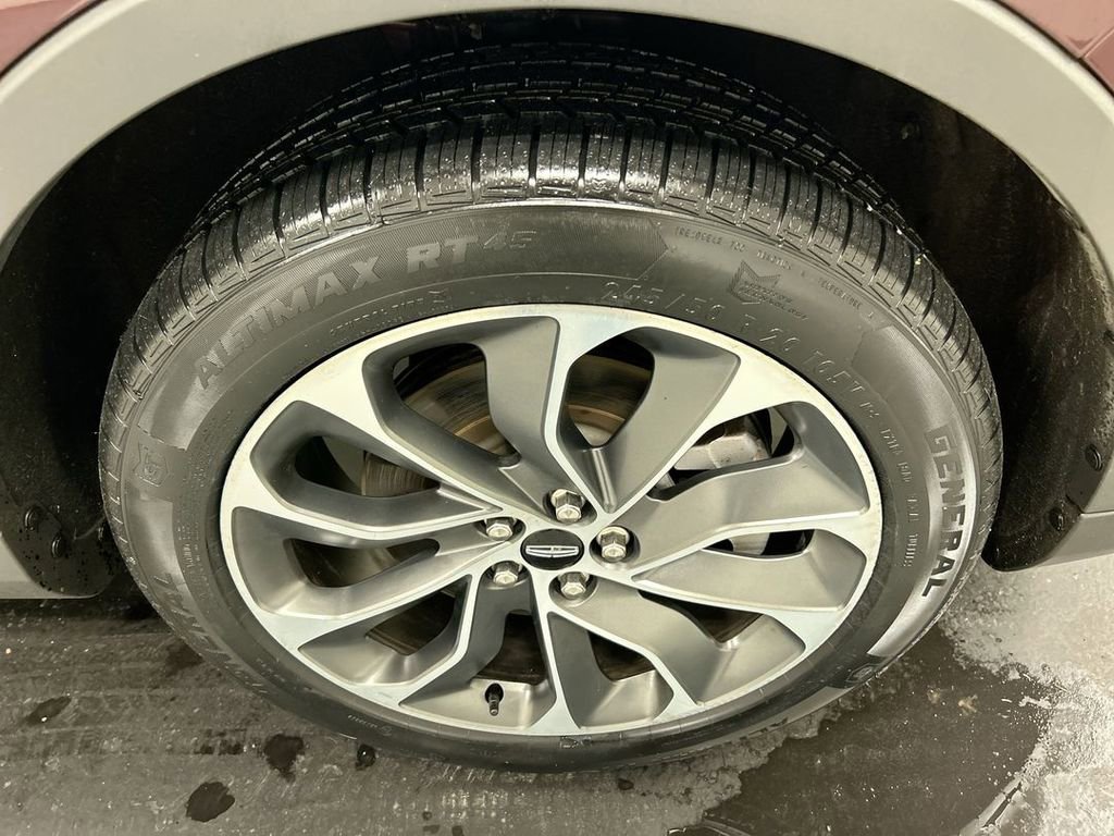 Used 2023 Lincoln Nautilus Reserve w/ Equipment Group 201A image 8