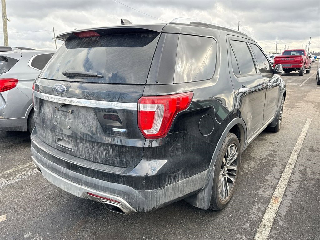 Used 2017 Ford Explorer Platinum image 3