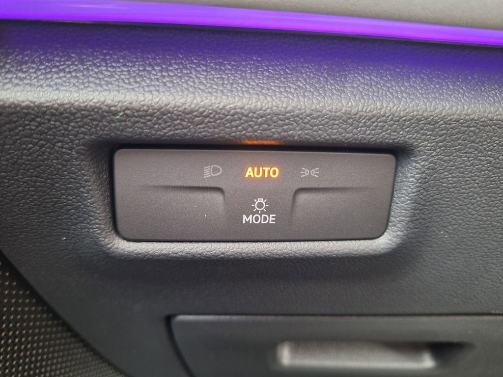 New 2026 Volkswagen Tiguan SE image 12