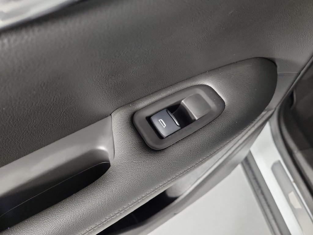 Used 2024 Cadillac XT6 Luxury FWD image 16