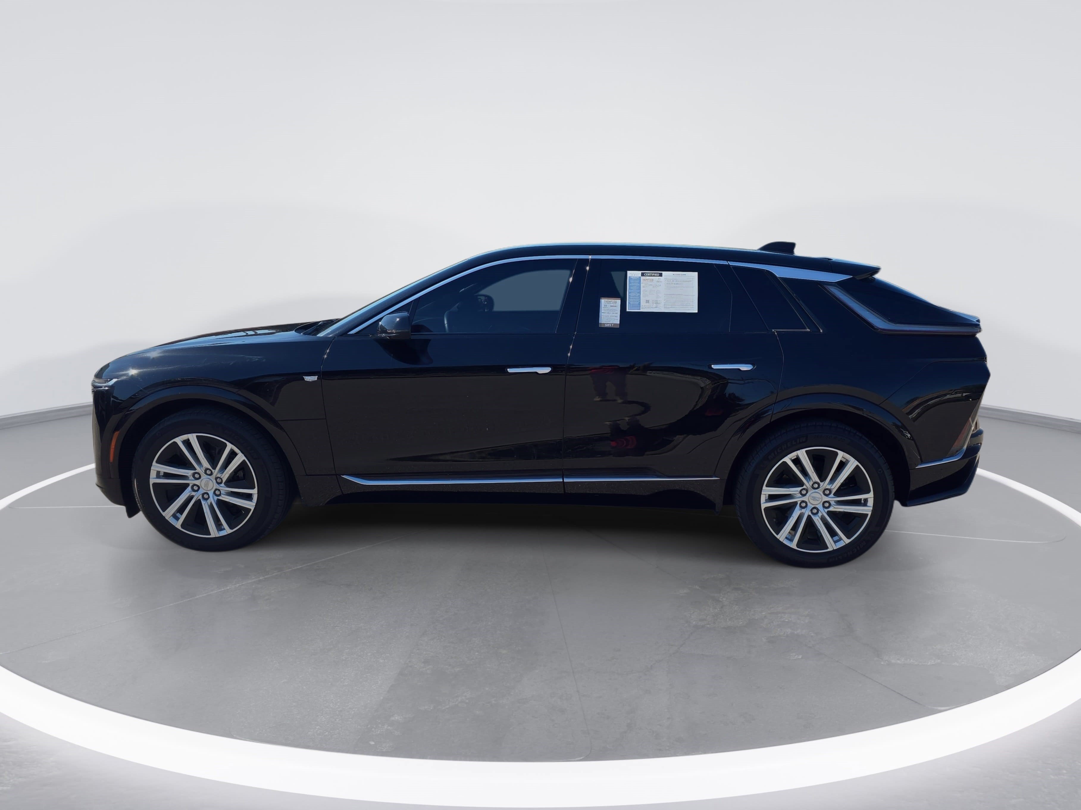 Certified 2024 Cadillac Lyriq Tech RWD image 6